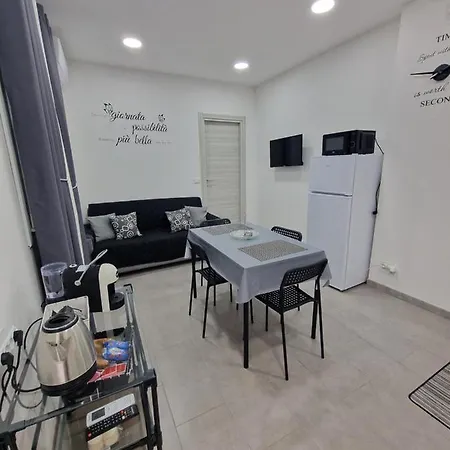 Holiday home Black & White *