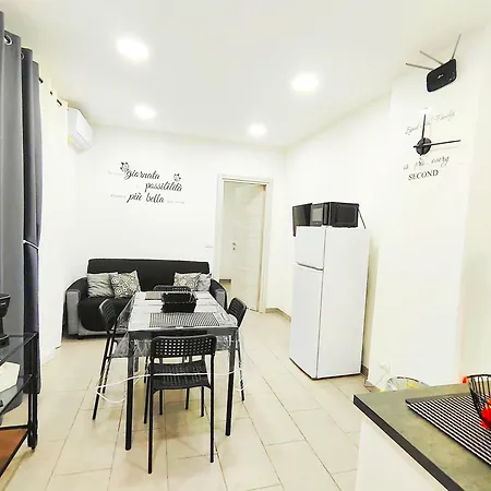 Holiday home Black & White *